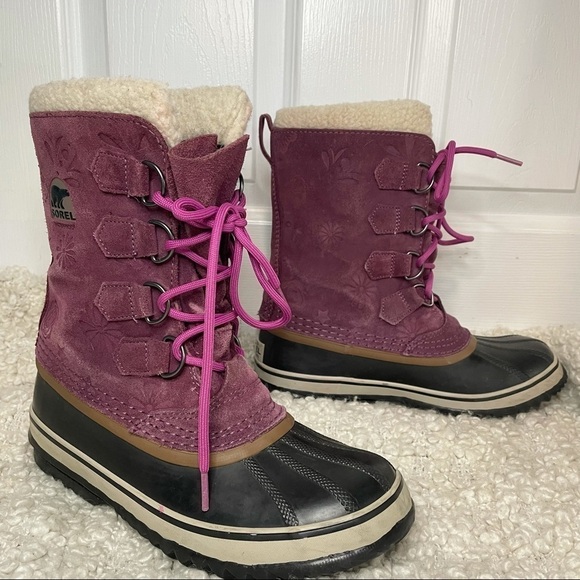Sorel Carnival Purple Fuchsia Floral Printed Lace Up Winter Boots 8 - Picture 1 of 8